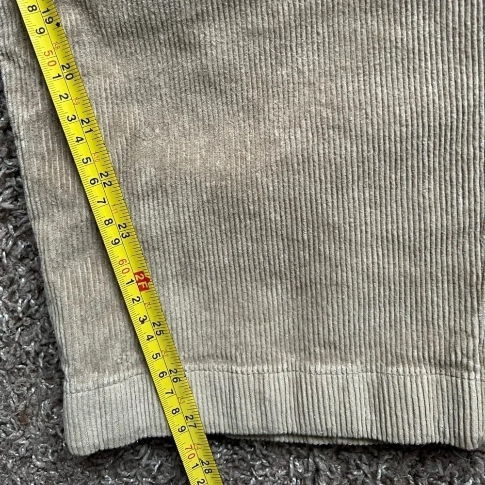 L.L. Bean comfort waist men’s casual corduroy size 44 - Picture 3 of 5